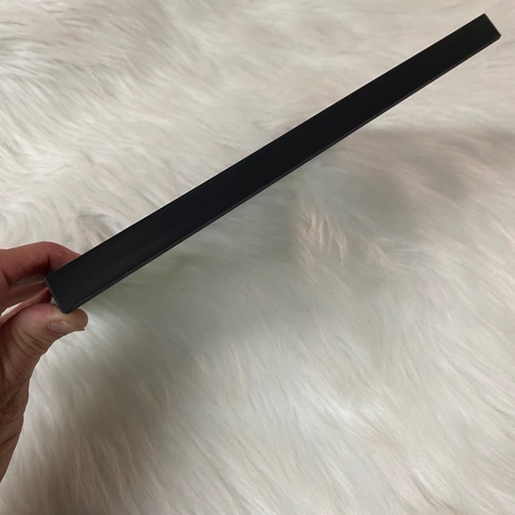 The right bee picture. 8x10 - Picture 2 of 3